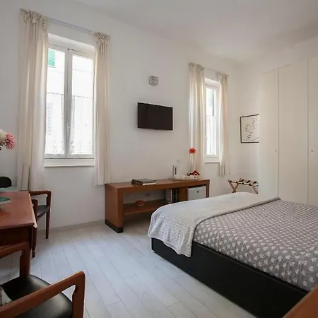 Il Nido Sull'oltrarno Camera Con Bagno Privato * Florence
